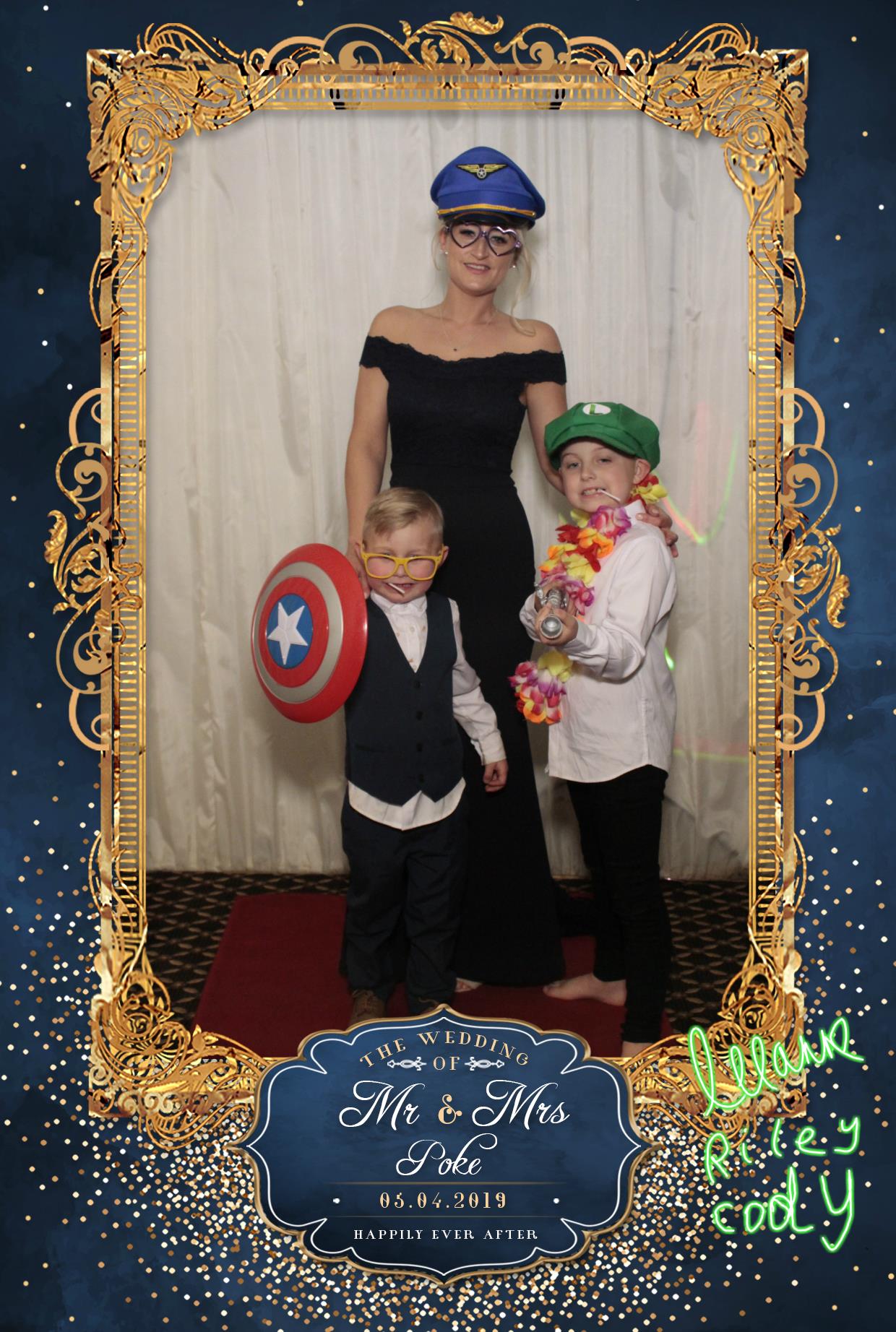 Mr & Mrs Poke | View more photos from the event at gallery.myphotoboothexperience.co.uk/u/MyPhotoBoothExperienceLtd/Mr-Mrs-Poke